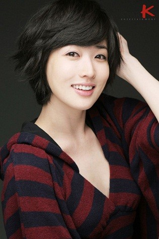 Choi Jung Won cá tính với tóc tém. Trong số 4 chị em gái tên Chil của "Những nàng công chúa nổi tiếng", Mi Chil là người năng động hơn cả. (Ảnh:dantri)
